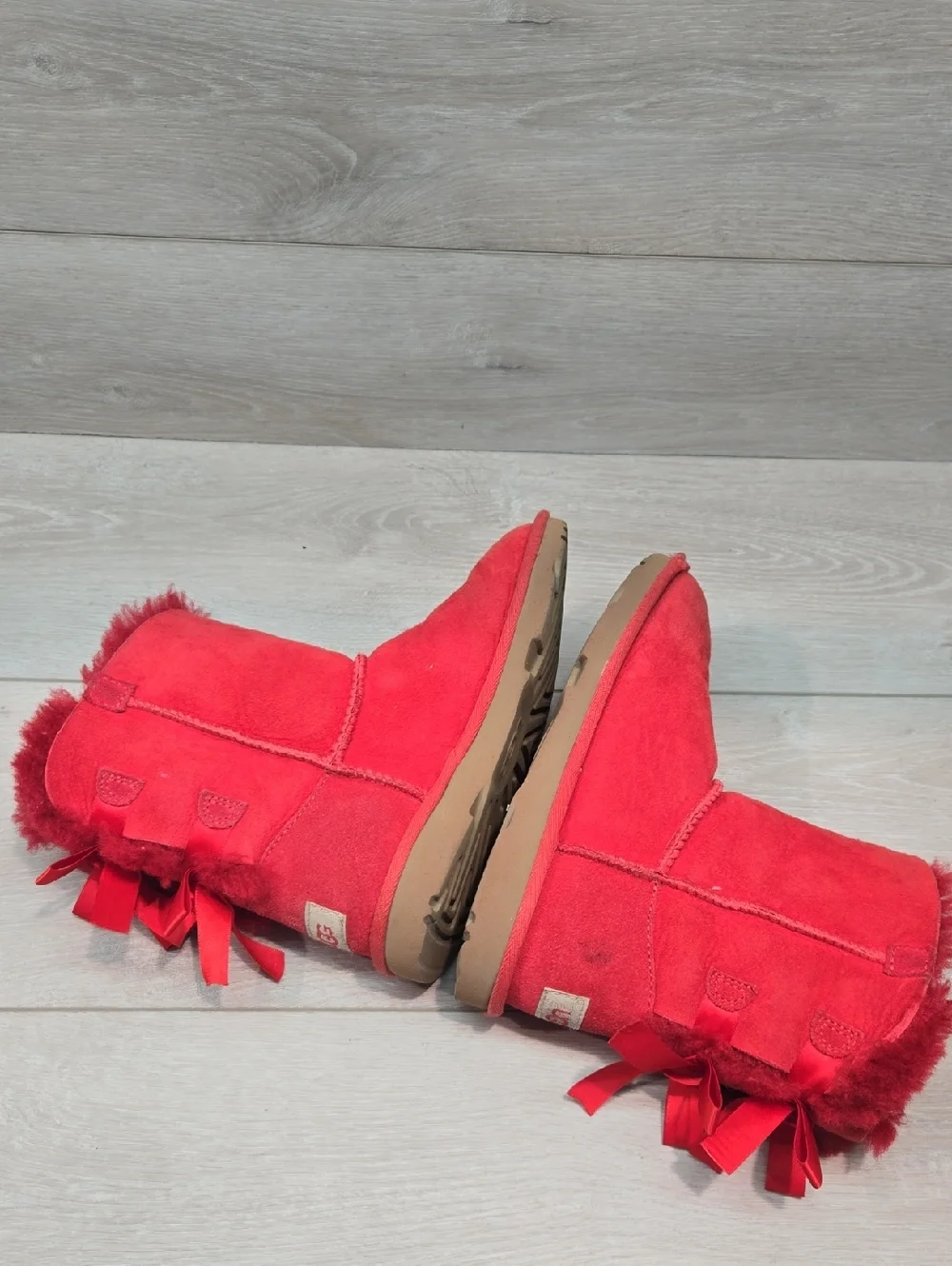 UGG Australia Big Girl Kids Red Suede Bow Back Shearling Boots Shoes Sz 2